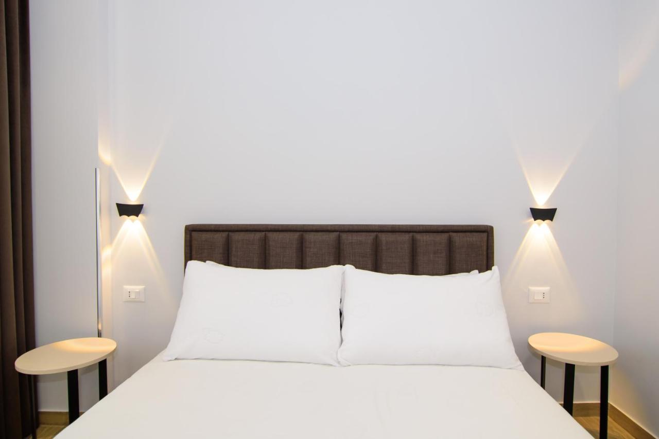 Palm Side Hotel Влёра Экстерьер фото