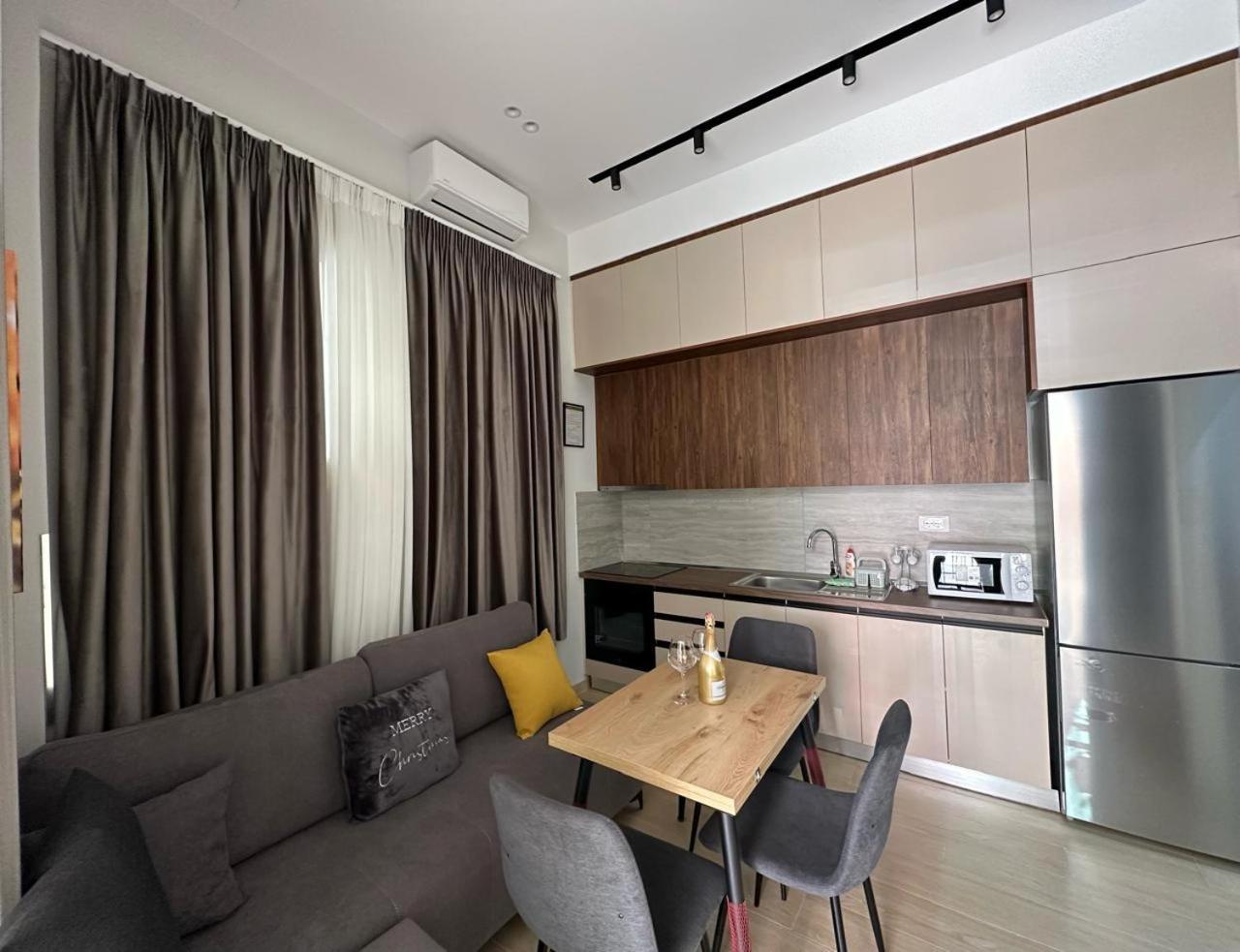 Palm Side Hotel Влёра Экстерьер фото